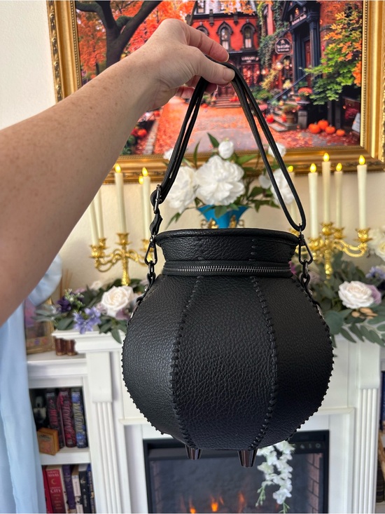 La Femme En Noir Handbags - La femme en noir COTTAGE WITCH CAULDRON CROSSBODY BAG